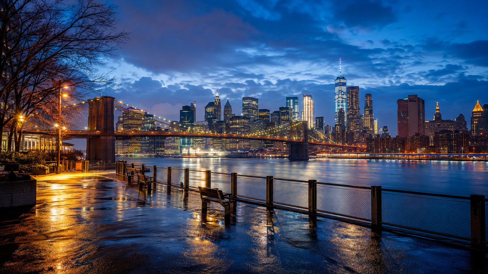 Vue nocturne de New York depuis l’eau